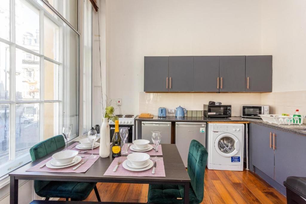 Newcastle'S Most Central Apartment - Sleeps 10 Εξωτερικό φωτογραφία