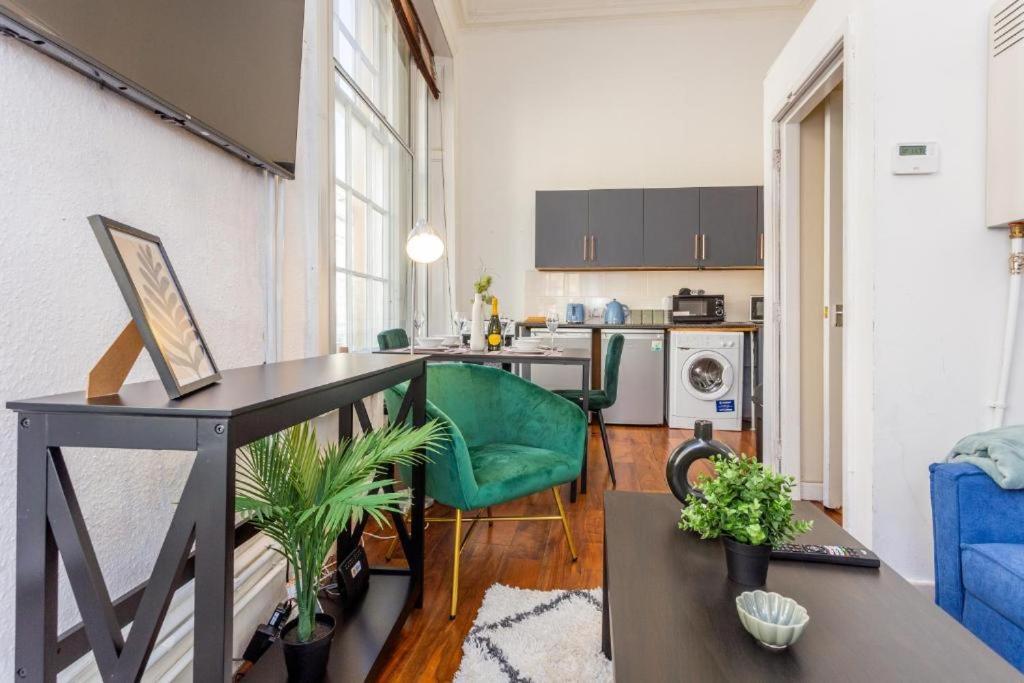 Newcastle'S Most Central Apartment - Sleeps 10 Εξωτερικό φωτογραφία