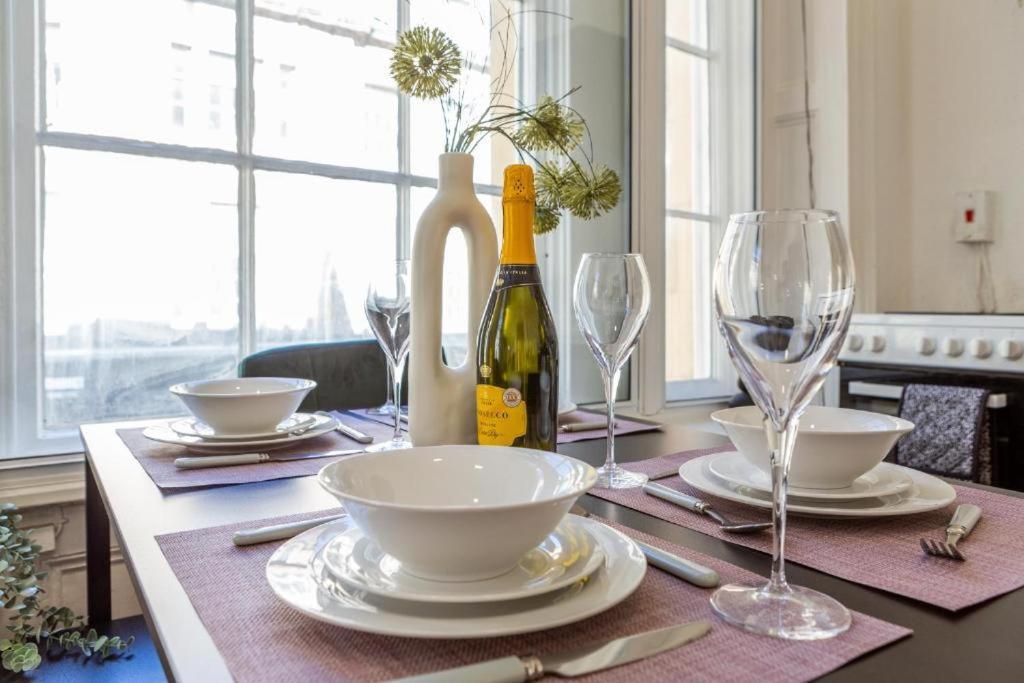 Newcastle'S Most Central Apartment - Sleeps 10 Εξωτερικό φωτογραφία