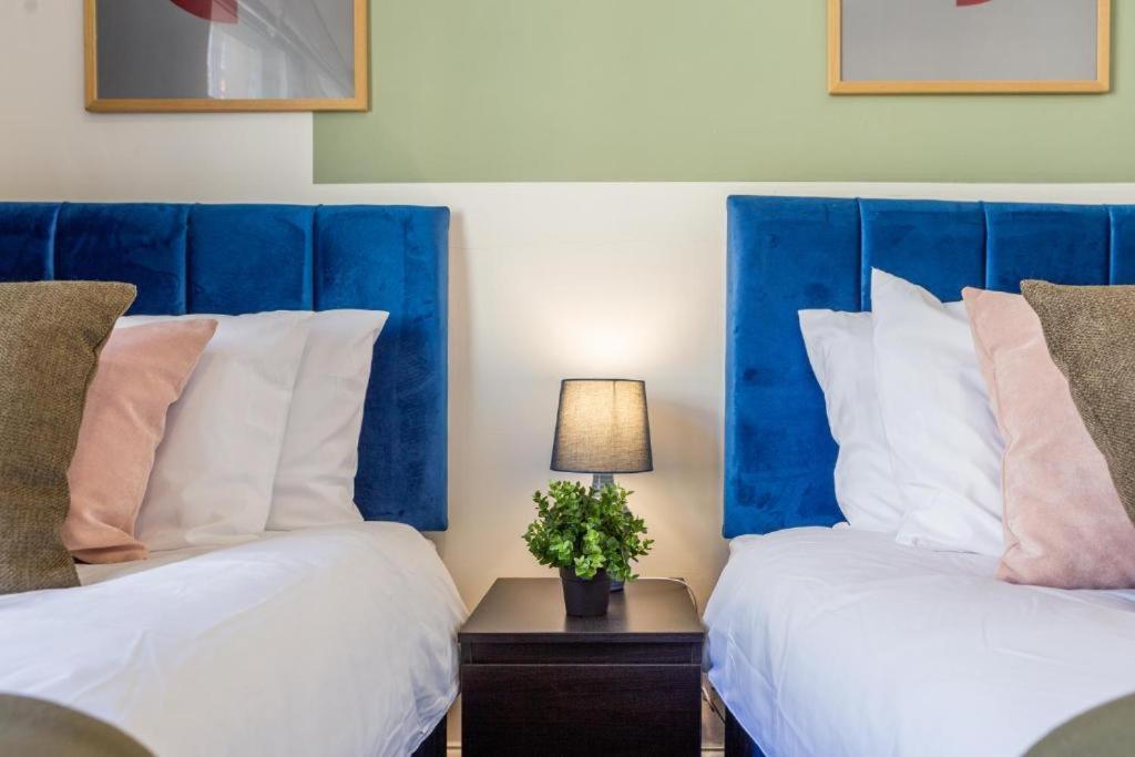 Newcastle'S Most Central Apartment - Sleeps 10 Εξωτερικό φωτογραφία