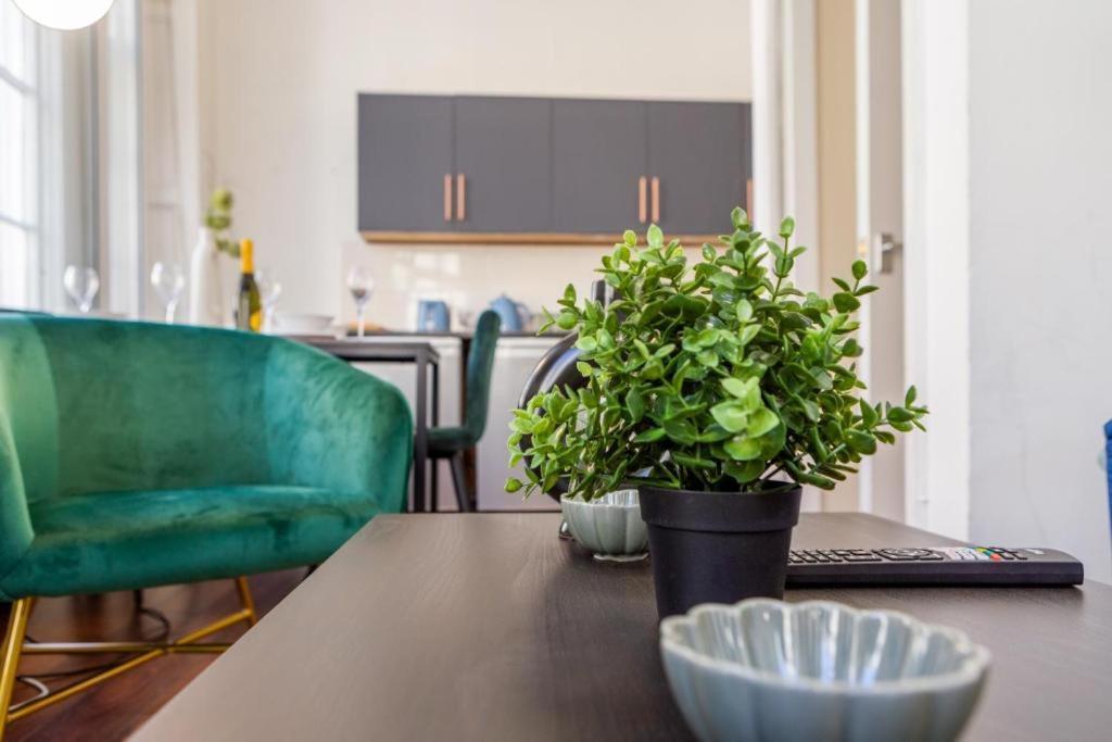 Newcastle'S Most Central Apartment - Sleeps 10 Εξωτερικό φωτογραφία